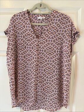 Pleione Pink Geometric V-Neck Short Sleeve Top